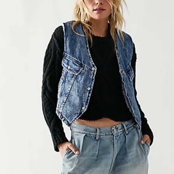 Free People/ We The Free Denim Vest With White Sherpa Lining Size XS - Picture 1 of 12